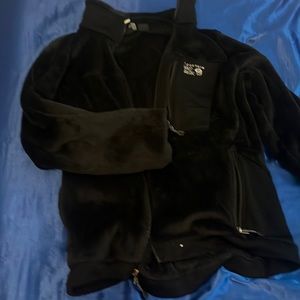 Mountain hardware fleece